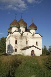 Воскресенская церковь. Западный фасад